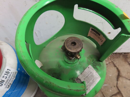 4 stk. flasker bl.a. med Aircon gas