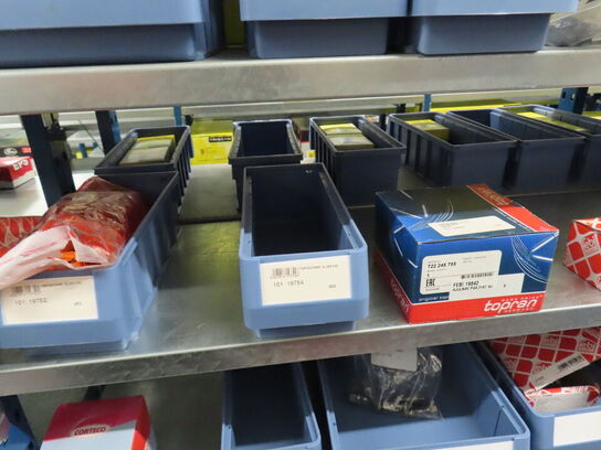 4 fag med hjulbolte og reservedele