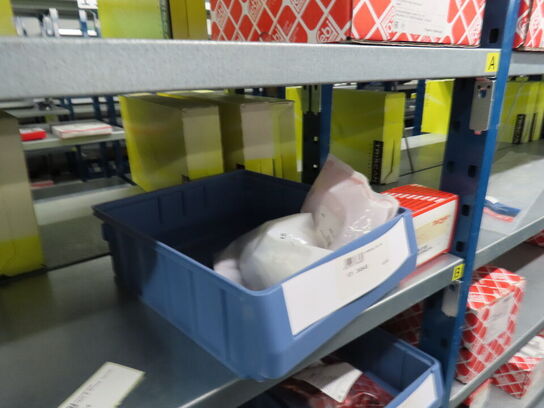 4 fag med hjulbolte og reservedele