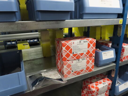 4 fag med hjulbolte og reservedele