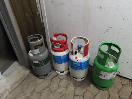 4 stk. flasker bl.a. med Aircon gas