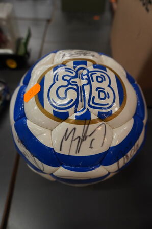 Signeret fodbold EFB