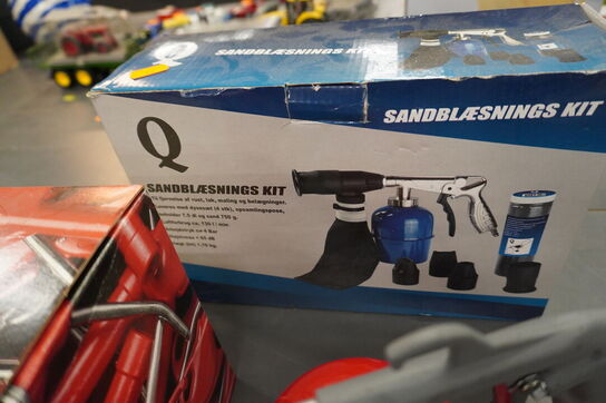 Sandblæsnings-sæt, sprøjtepistol samt smørekander