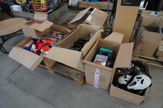 Palle med spøg og skæmtartikler samt kostumer