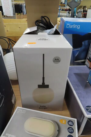 Diverse lamper, lampeskærme m.m.