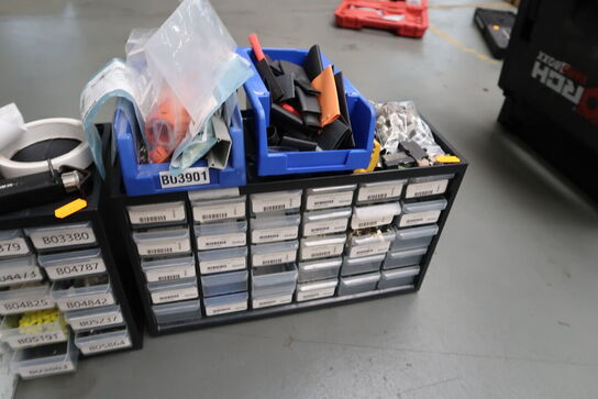 4 stk. sortimentskasser med indhold