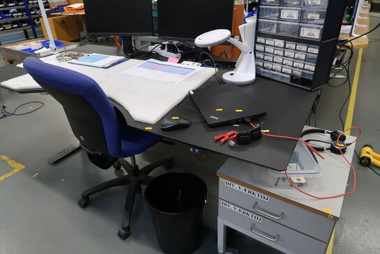 El. hæve/sænke skrivebord uden indhold, kontorstol, skuffemodul