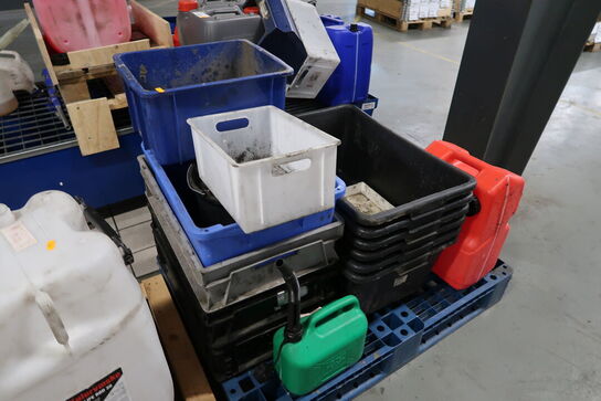 Div. Dunke samt plastikkasser