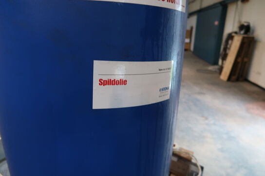 Spildekar med indhold