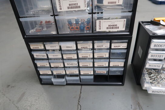 4 stk. sortimentskasser med indhold