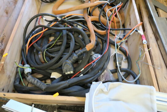 Paller med testsimulator m.m.