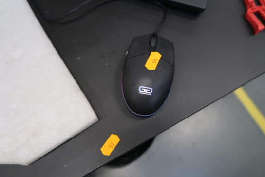 2 stk. computerskærme LENOVO E24-28, dockingstation LENOVO ThinkPad, 