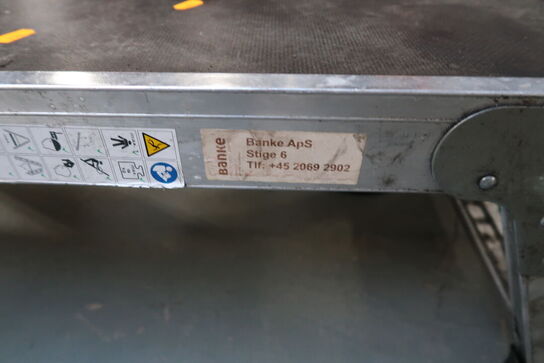 Trappetrin, Div. Afspærringsbånd og stolper