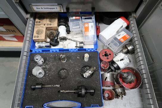 Værktøjsskab med div. Værktøj