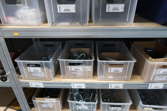 2 stk. lagerreoler med div. Værktøj m.m.