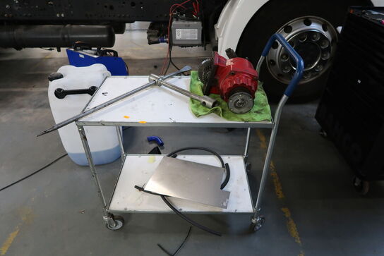 Opbevaringsvogn med indhold