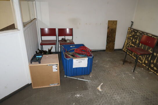 Trykluftslanger, stole m.m.