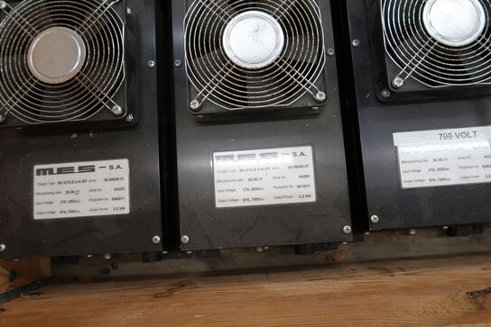 Paller med ladere MES m.m.