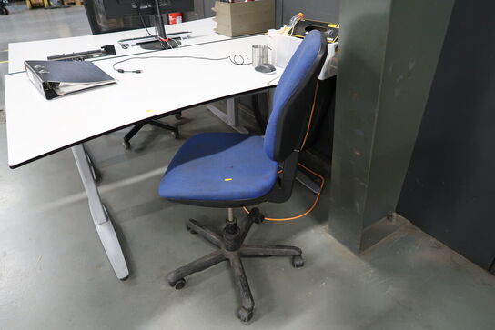 El. hæve/sænke skrivebord med kontorstol