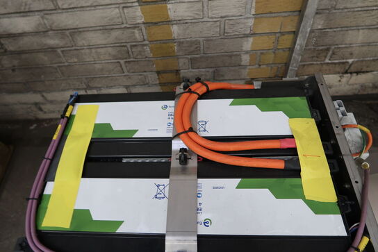 Palle med 4 stk. batterier EUROPEAN BATTERIES Ebatter 40 4 kWh