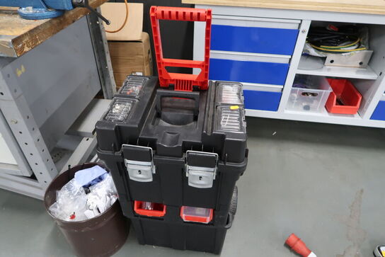 Værktøjskuffert med indhold