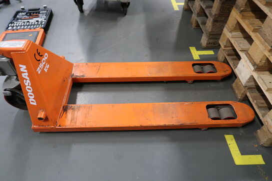 Palleløfter DOOSAN 2500 Kg