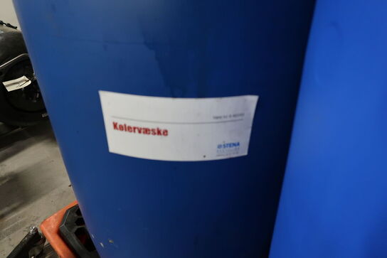 4 stk. tønder med indhold med spildekar