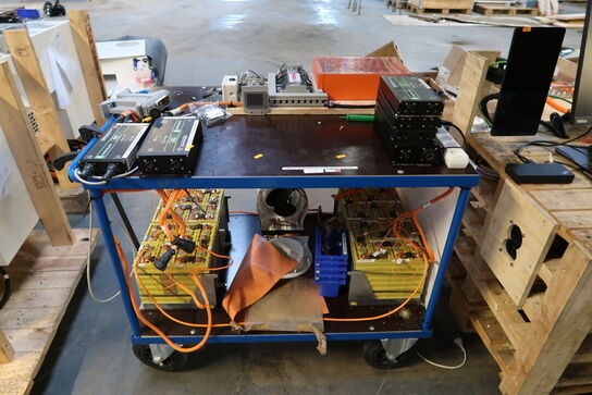 Opbevaringsvogn med indhold