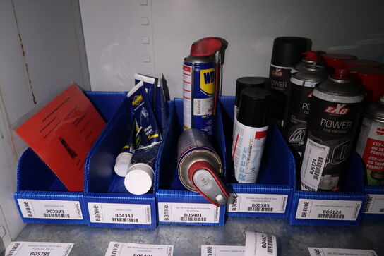 Stålskab med indhold