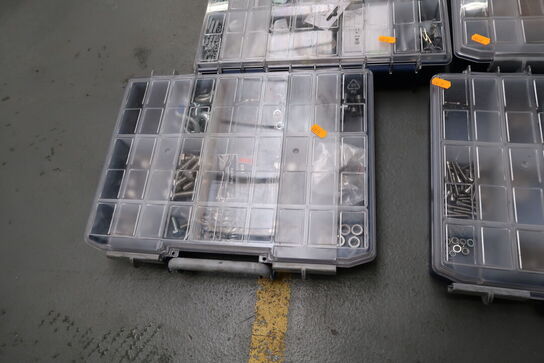 4 stk. sortimentskasser med skruer, bolte, møtrikker m.m.