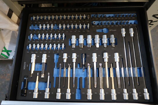 Værktøjsskab KRAFT M.A.N med div. Værktøj