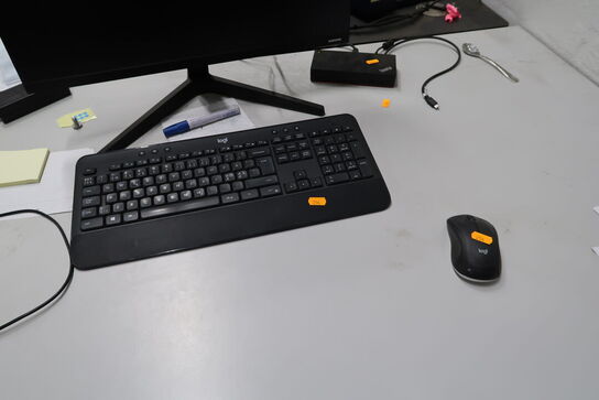 Computerskærm LENOVO, dockingstation LENOVO ThinkPad, tastatur og mus