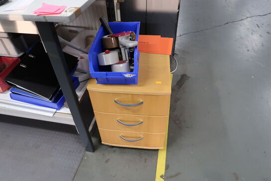 Arbejdsbord med indhold samt skuffemodul