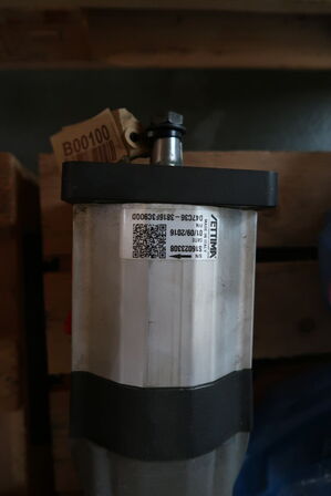 Palle med div. Pumper, motorer DANFOSS m.fl.