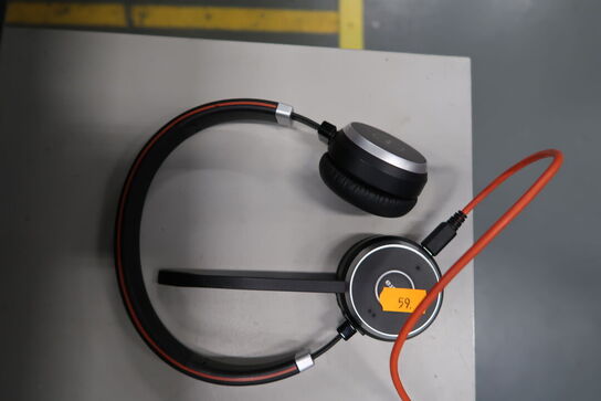 2 stk. computerskærme LENOVO E24-28, dockingstation LENOVO ThinkPad, 