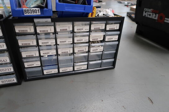 4 stk. sortimentskasser med indhold