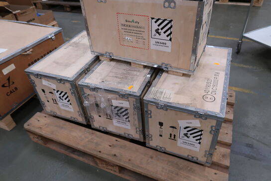 Palle med batterier SINO OLY SP-LFP 200 AHA Lithium Ion Battery