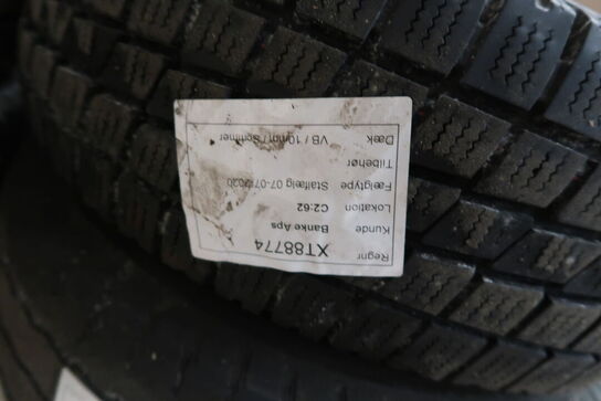 Palle med 4 stk. fælge med dæk MICHELIN 215/70R15C