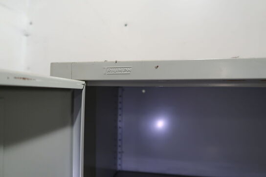 Stålskab med indhold