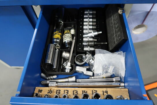 Værktøjsvogn med div. Værktøj