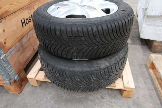 Palle med 4 stk. alufælge 7Jx17H2 med dæk GOODYEAR 215/60R17