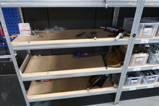 2 stk. lagerreoler med div. Værktøj m.m.