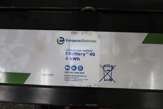 Palle med 4 stk. batterier EUROPEAN BATTERIES Ebatter 40 4 kWh
