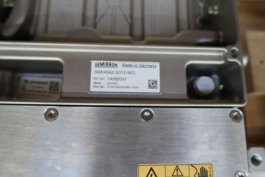 3 stk. on-board ladere OVAR RA3P3108, 2 stk. inverter SEMIKRON SKAi45A2 GD12-WCI