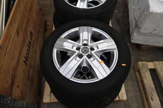 Palle med 4 stk. alufælge 7Jx17H2 med dæk GOODYEAR 215/60R17