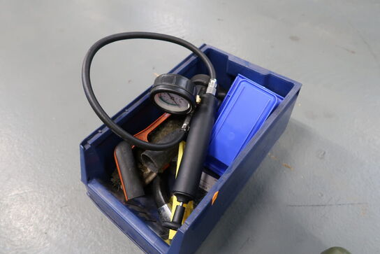 Kasse med pumpe m.m.