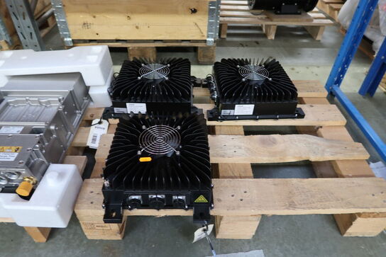 3 stk. on-board ladere OVAR RA3P3108, 2 stk. inverter SEMIKRON SKAi45A2 GD12-WCI