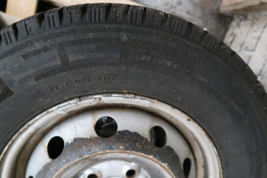 Palle med 4 stk. fælge med dæk MICHELIN 215/70R15C