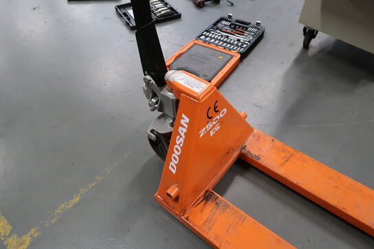 Palleløfter DOOSAN 2500 Kg