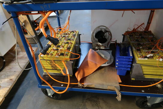 Opbevaringsvogn med indhold